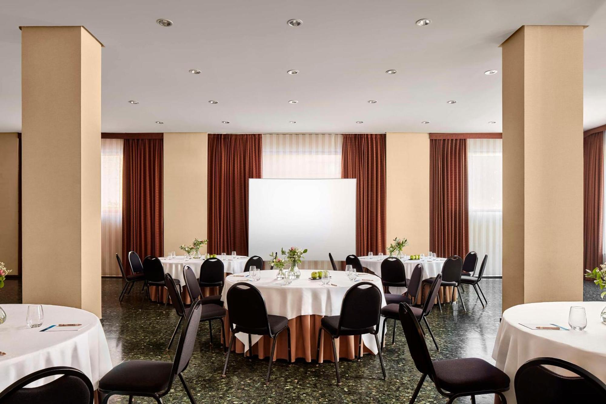 Nh Ciudad De Cuenca Hotel Cuenca  Kültér fotó