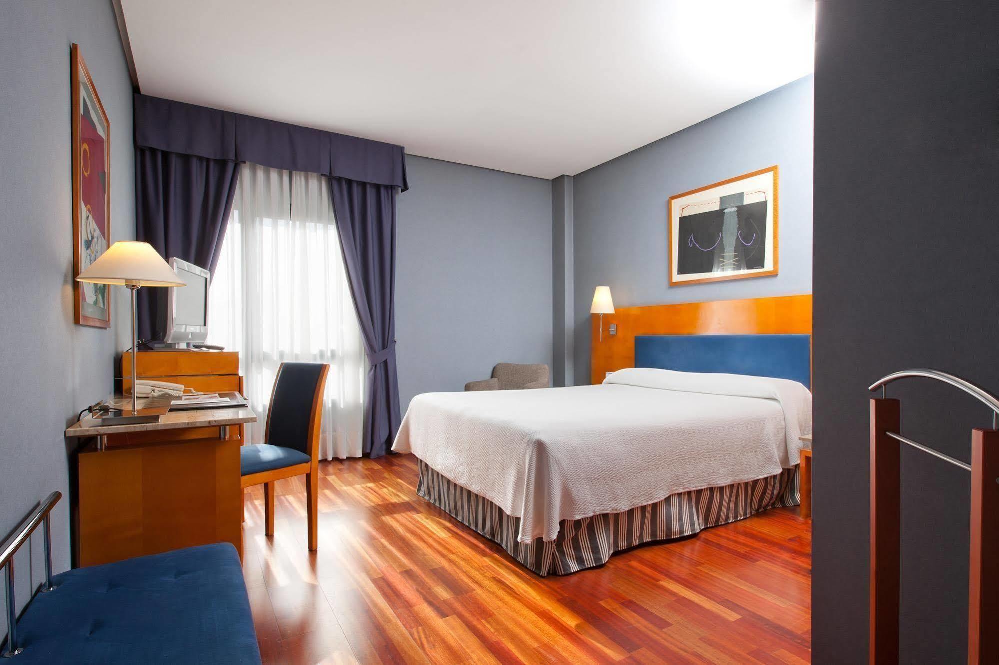 Nh Ciudad De Cuenca Hotel Cuenca  Kültér fotó